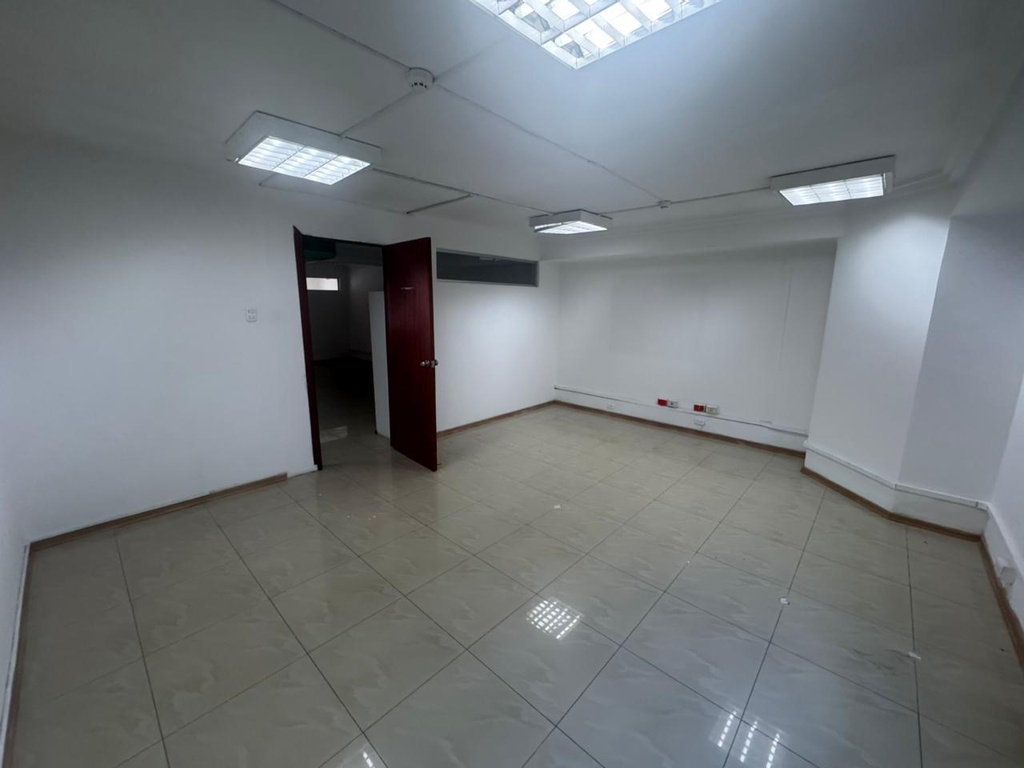 Local en Alquiler con Excelente Ubicación Sector República del Salvador 