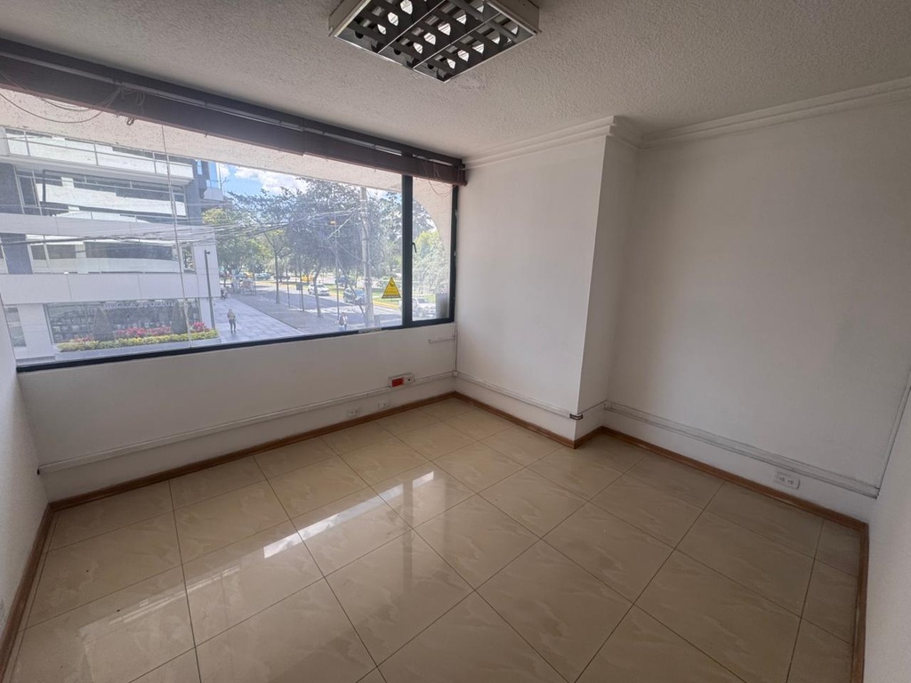 Local en Alquiler con Excelente Ubicación Sector República del Salvador 