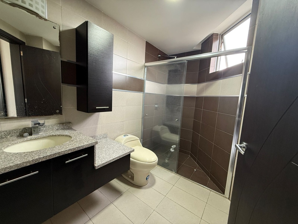 Departamento de 2 Dormitorios + Estudio en Venta Sector La Carolina