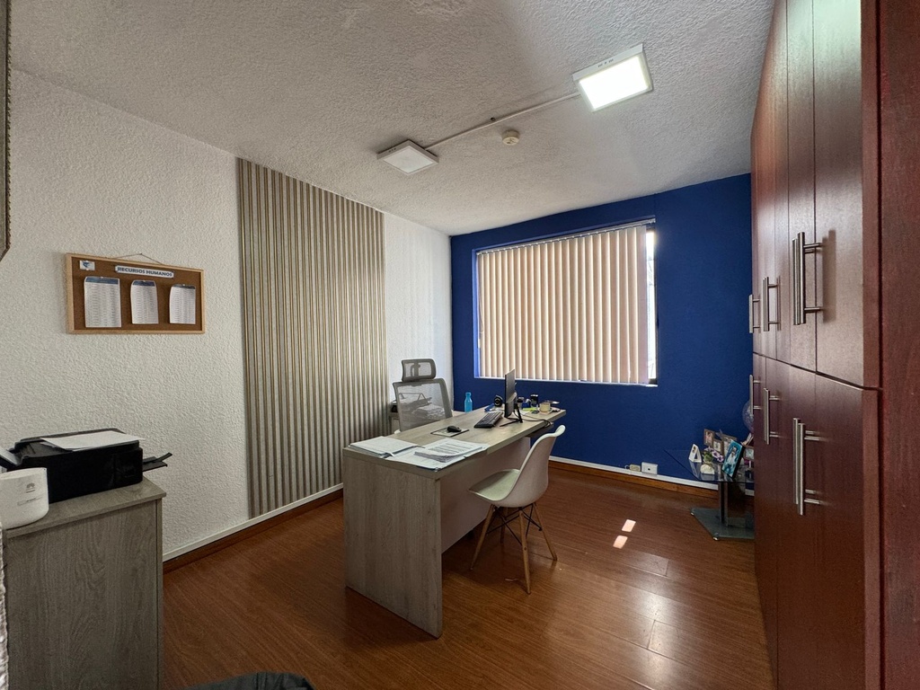 Casa Comercial con Excelente Ubicación en Venta Sector Mariana de Jesús