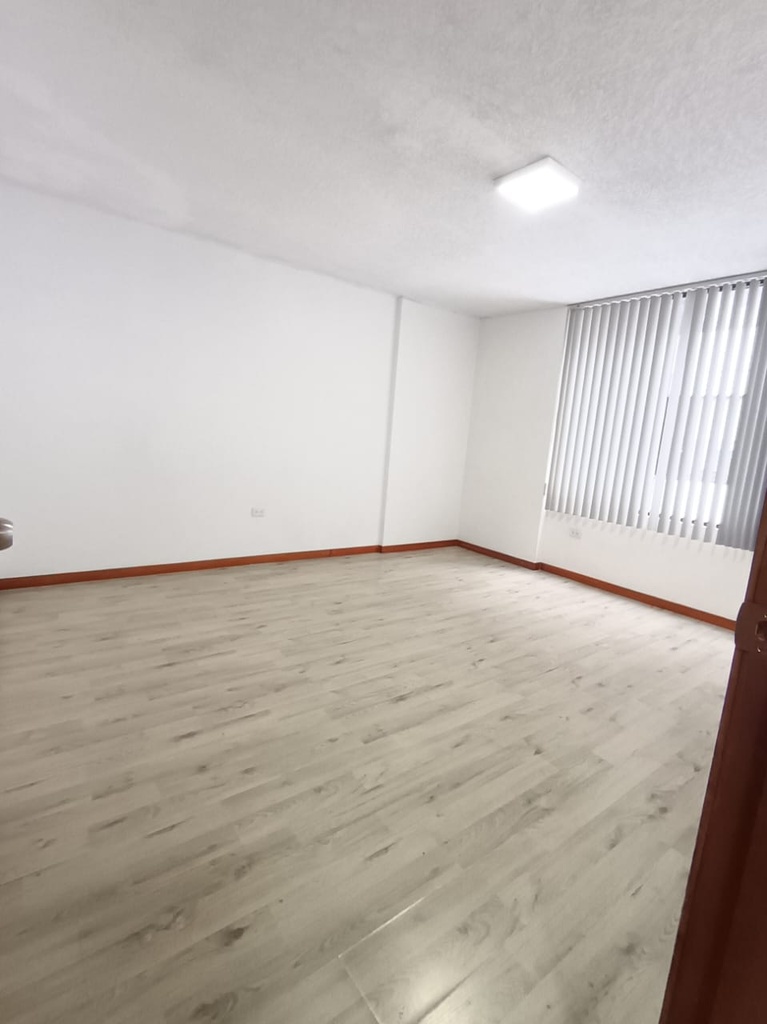 Oficina con Hermosa Vista en Venta Sector La Carolina