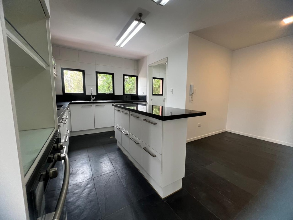 Departamento en Venta de 3 Dormitorios con Hermosa Vista Sector La Coruña 