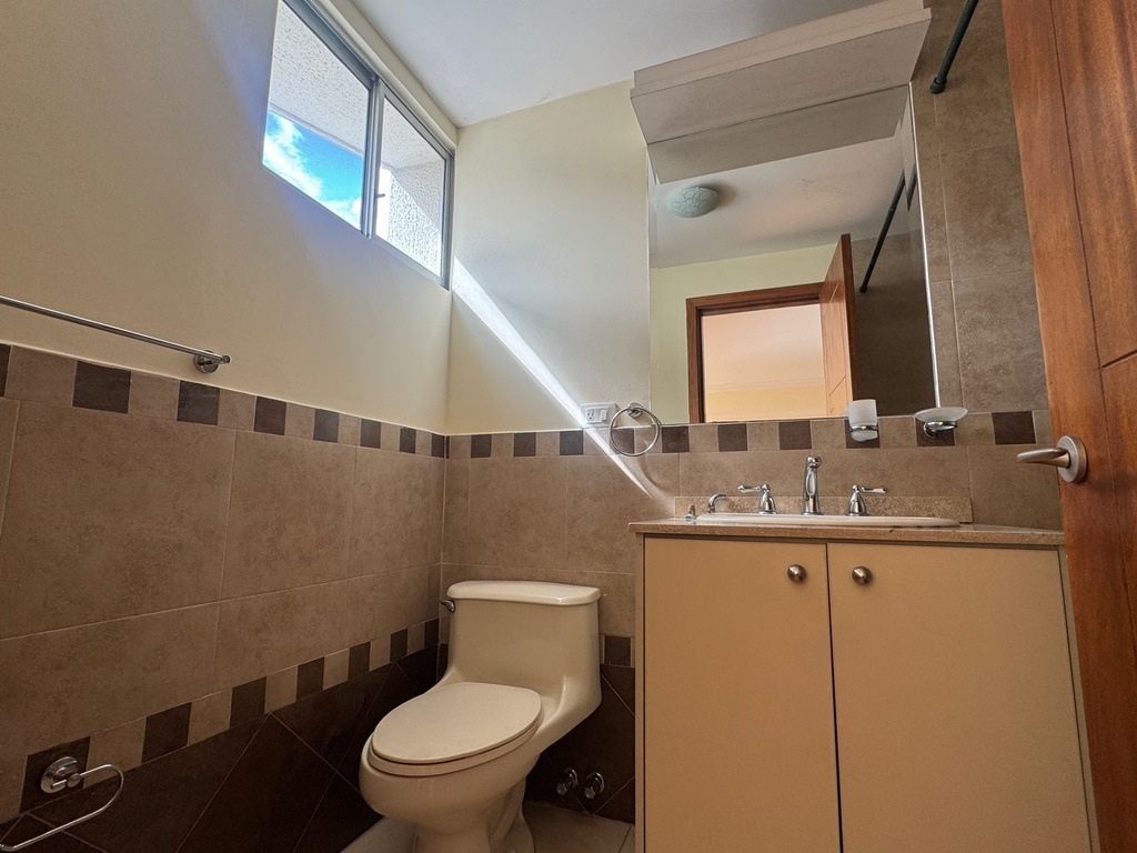 Suite con Excelente Ubicación en Alquiler Sector República del Salvador