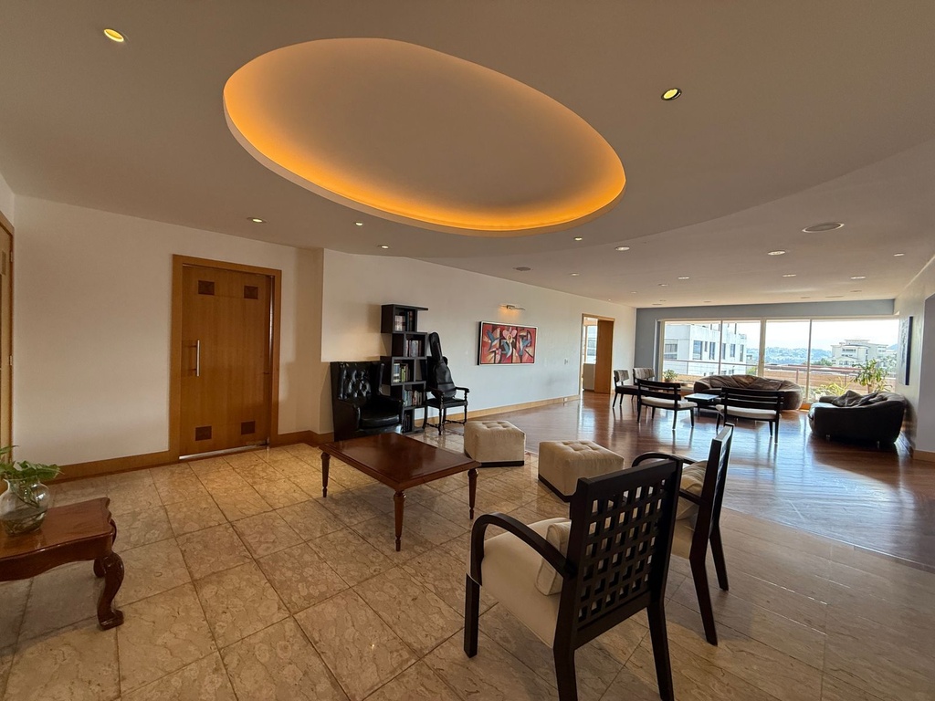 Departamento en Venta con Hermosa Vista Sector Quito Tenis