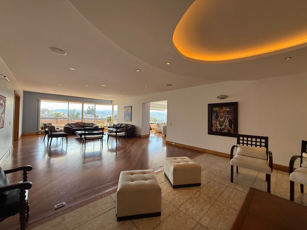 Departamento en Venta con Hermosa Vista Sector Quito Tenis