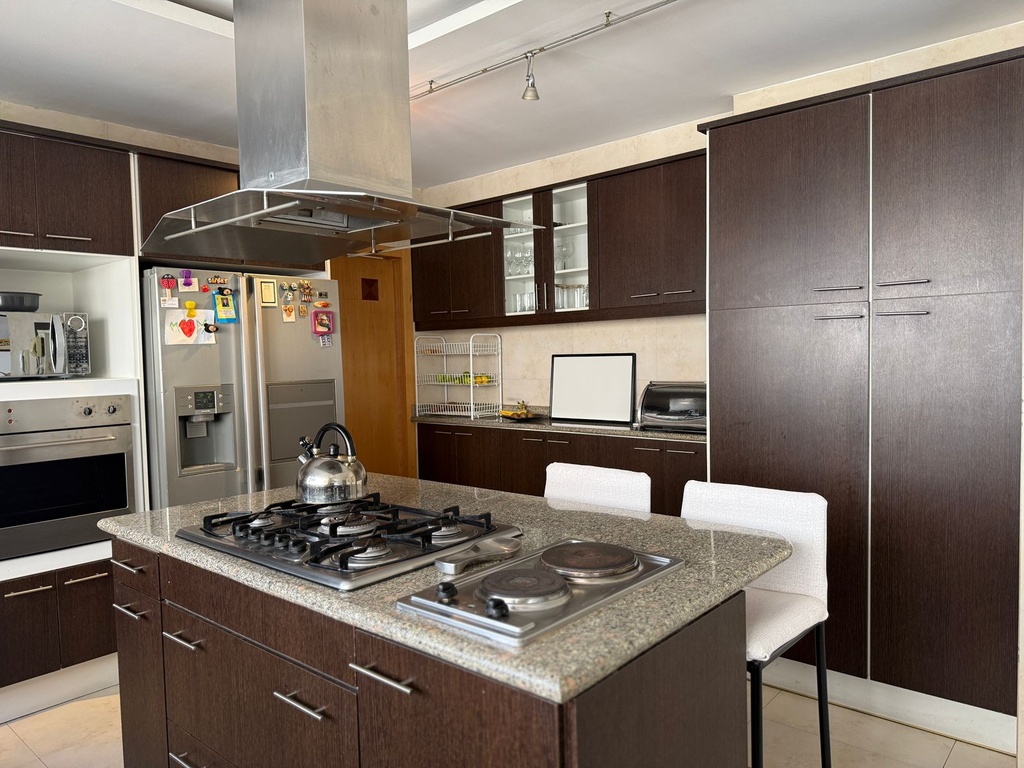 Departamento en Venta con Hermosa Vista Sector Quito Tenis