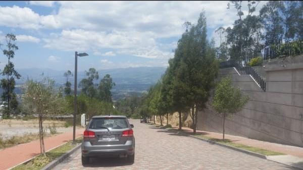 Terreno de Oportunidad en Venta Sector Cumbayá 