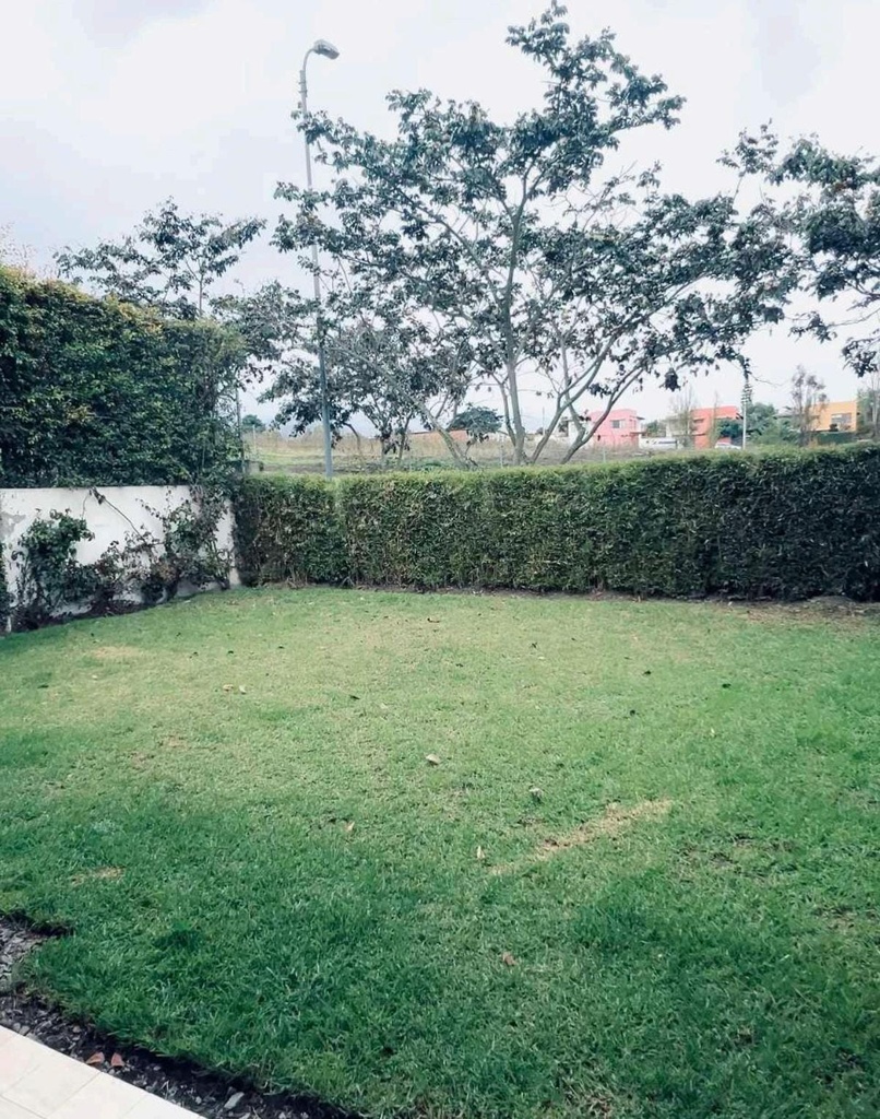 Casa Moderna con Excelente vista en Venta Sector Cumbayá