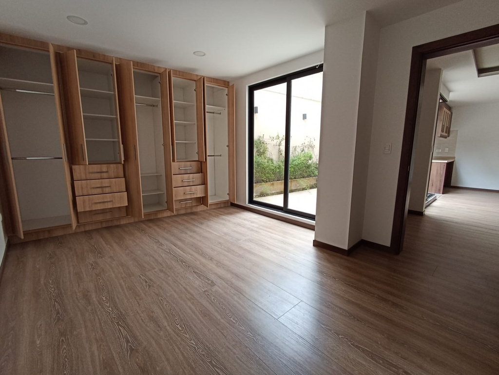 Suite en Venta con Ubicación Estratégica Sector 12 de Octubre 