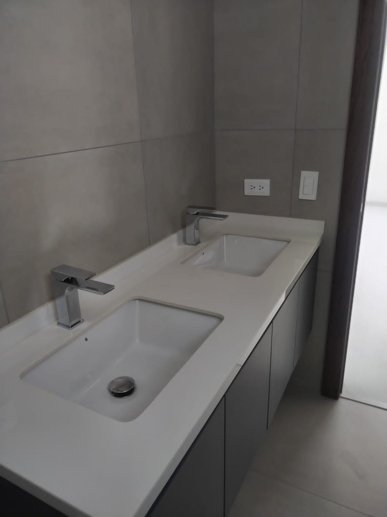 Casa en Venta a Estrenar Sector Tumbaco