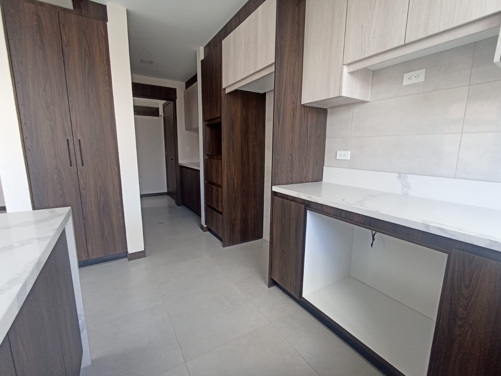 Casa en Venta a Estrenar Sector Puembo