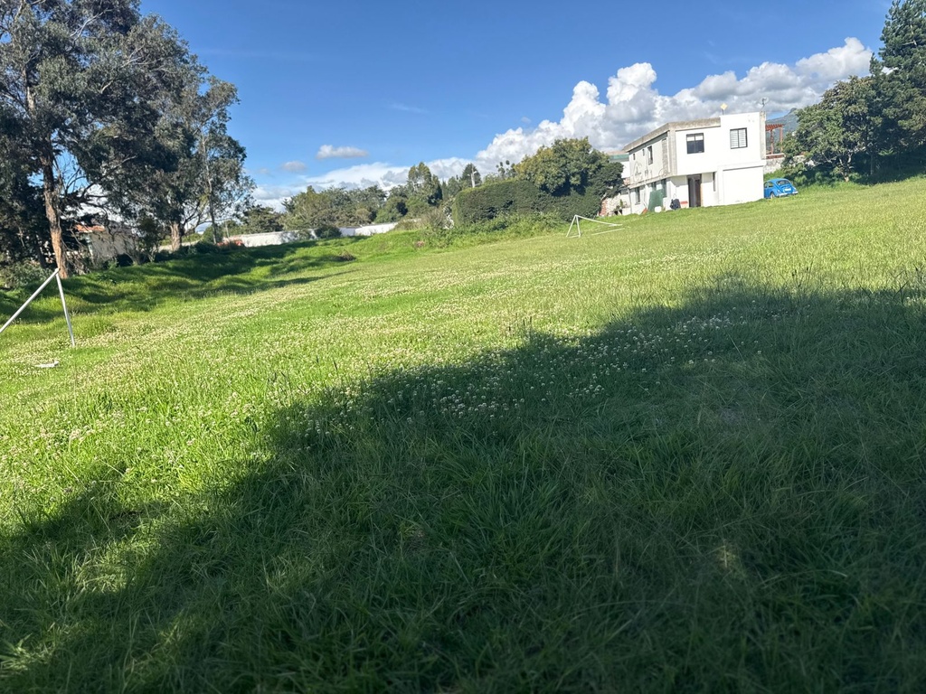 Terreno con Excelente Ubicación en Venta Sector Tumbaco