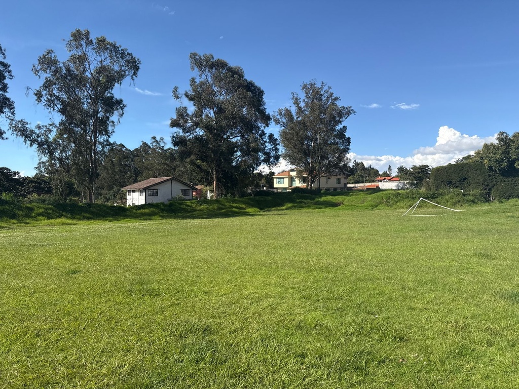 Terreno con Excelente Ubicación en Venta Sector Tumbaco