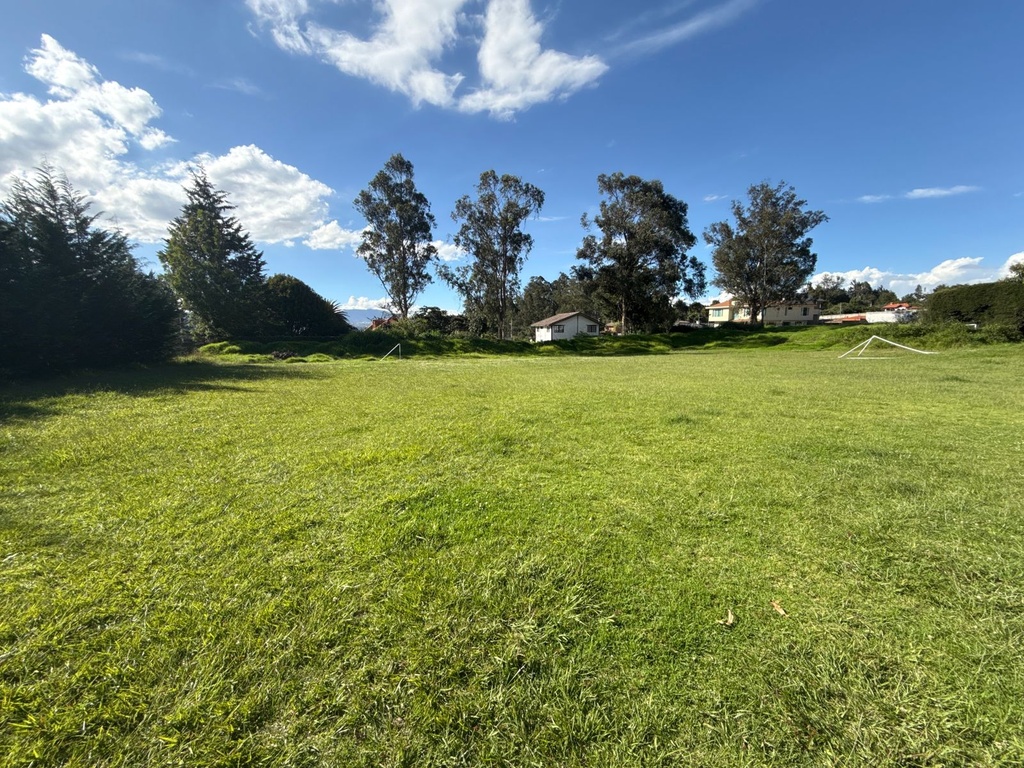 Terreno con Excelente Ubicación en Venta Sector Tumbaco