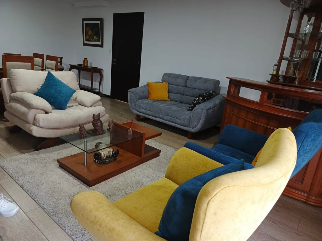 Departamento con Excelente Ubicación en Venta Sector Cumbayá