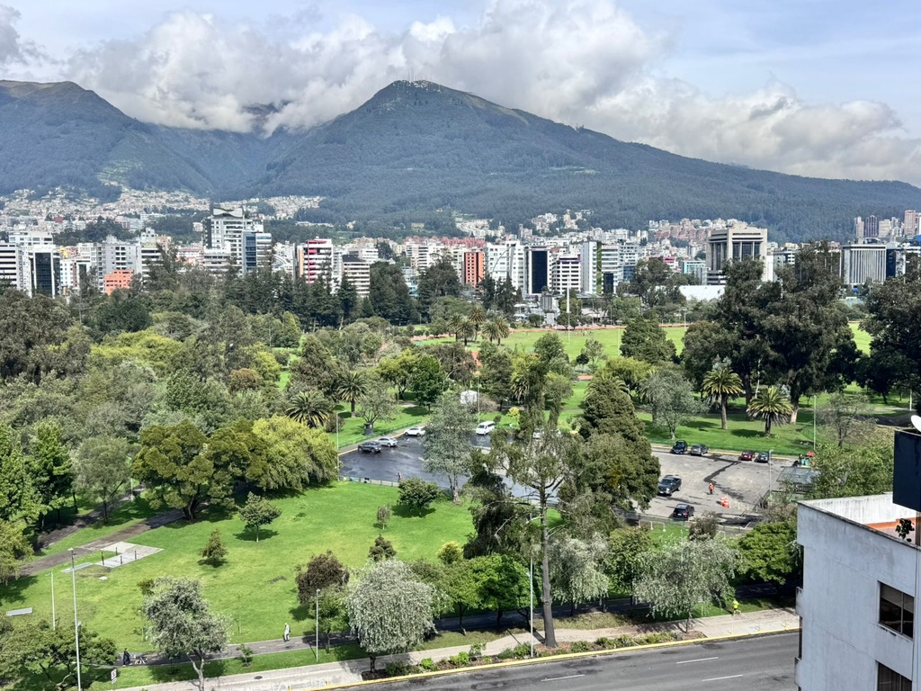 Departamento con Excelente Ubicación en Venta Sector República del Salvador