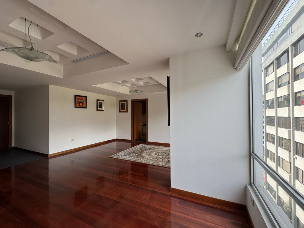 Departamento con Excelente Ubicación en Alquiler Sector República del Salvador