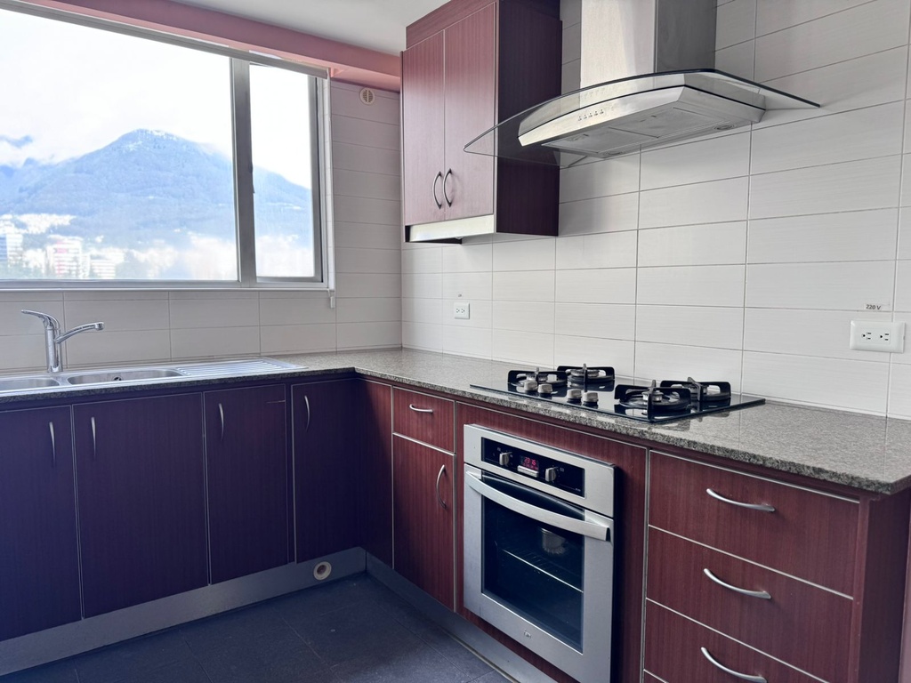 Departamento con Excelente Ubicación en Alquiler Sector República del Salvador