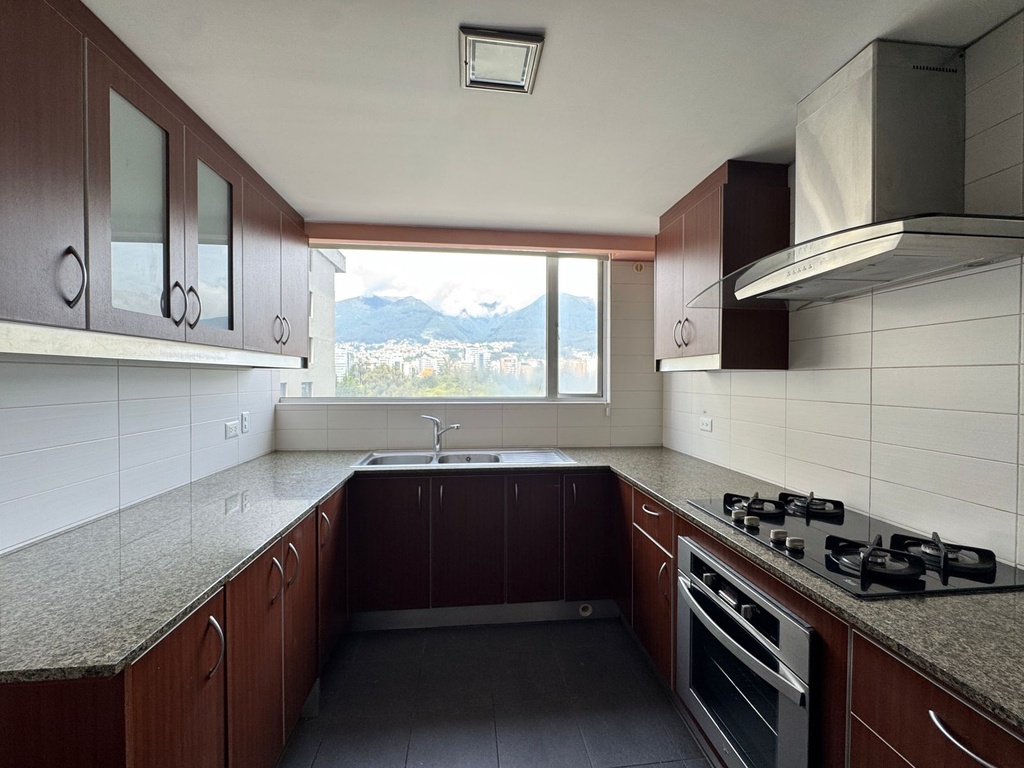 Departamento con Excelente Ubicación en Alquiler Sector República del Salvador