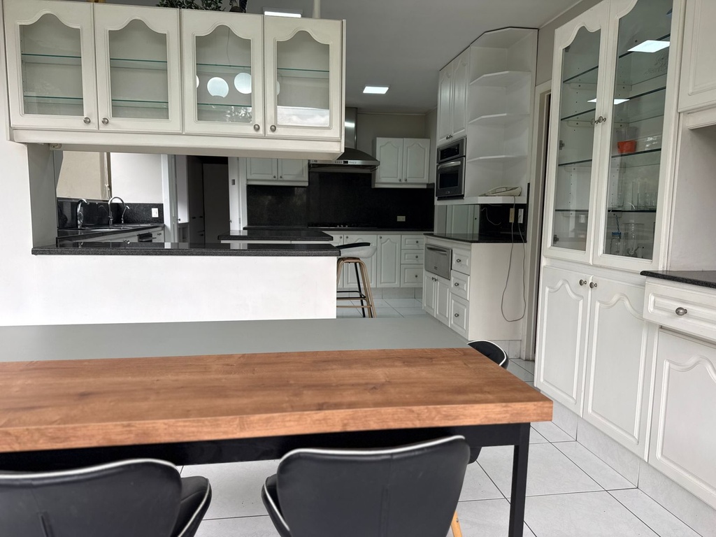 Departamento con Hermosa Vista en Alquiler Sector Monteserrin