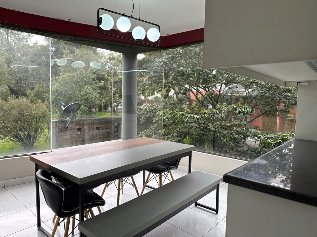 Departamento con Hermosa Vista en Alquiler Sector Monteserrin