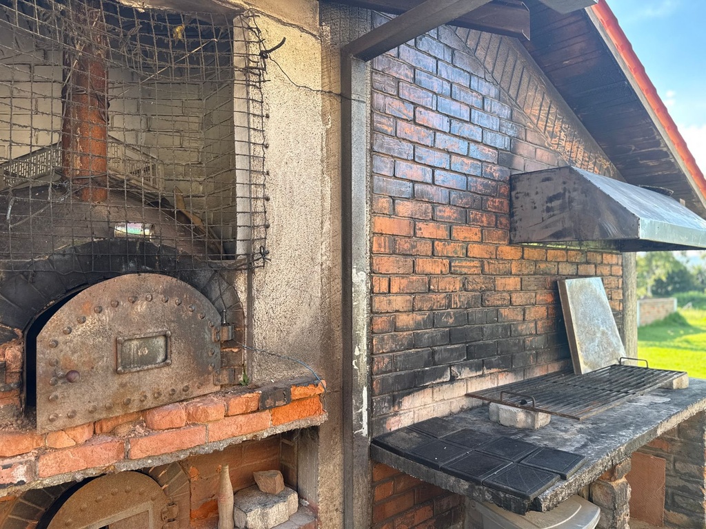 Casa Comercial en Alquiler con Ubicación Estratégica en Puembo Rosa Blanca