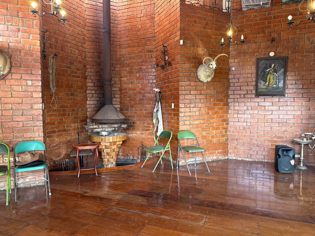 Casa Comercial en Alquiler con Ubicación Estratégica en Puembo Rosa Blanca