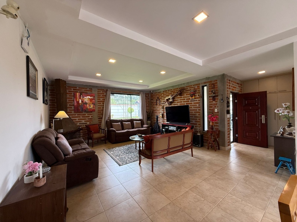 Casa con Piscina en Venta Sector Alangasí la Floresta de la Merced