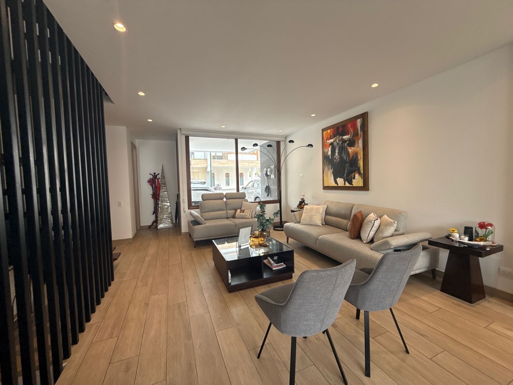 Casa Moderna en Venta Sector Cumbayá 