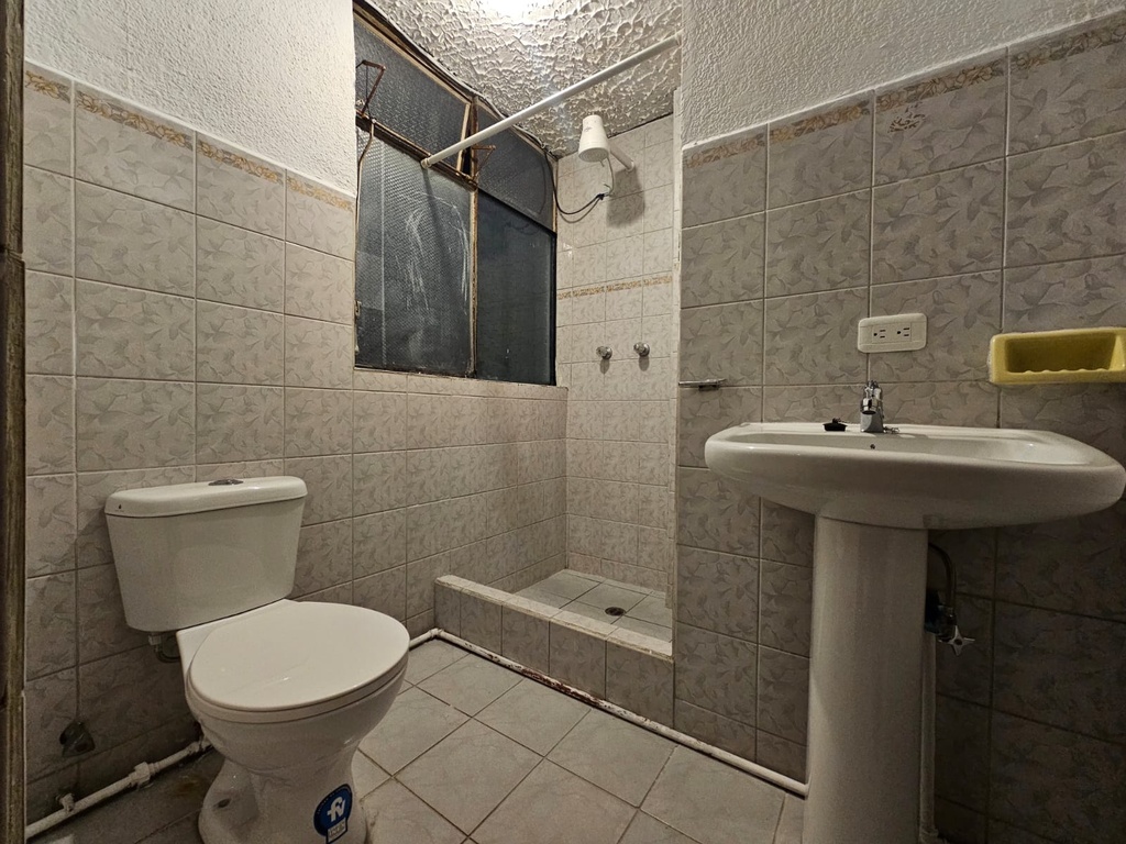 Departamento en Alquiler con Excelente Ubicación Sector La Carolina