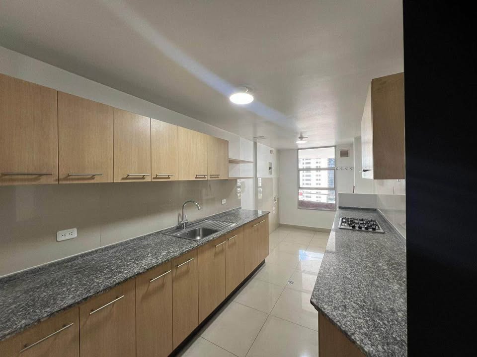 Departamento en Alquiler de Oportunidad Sector La Pradera