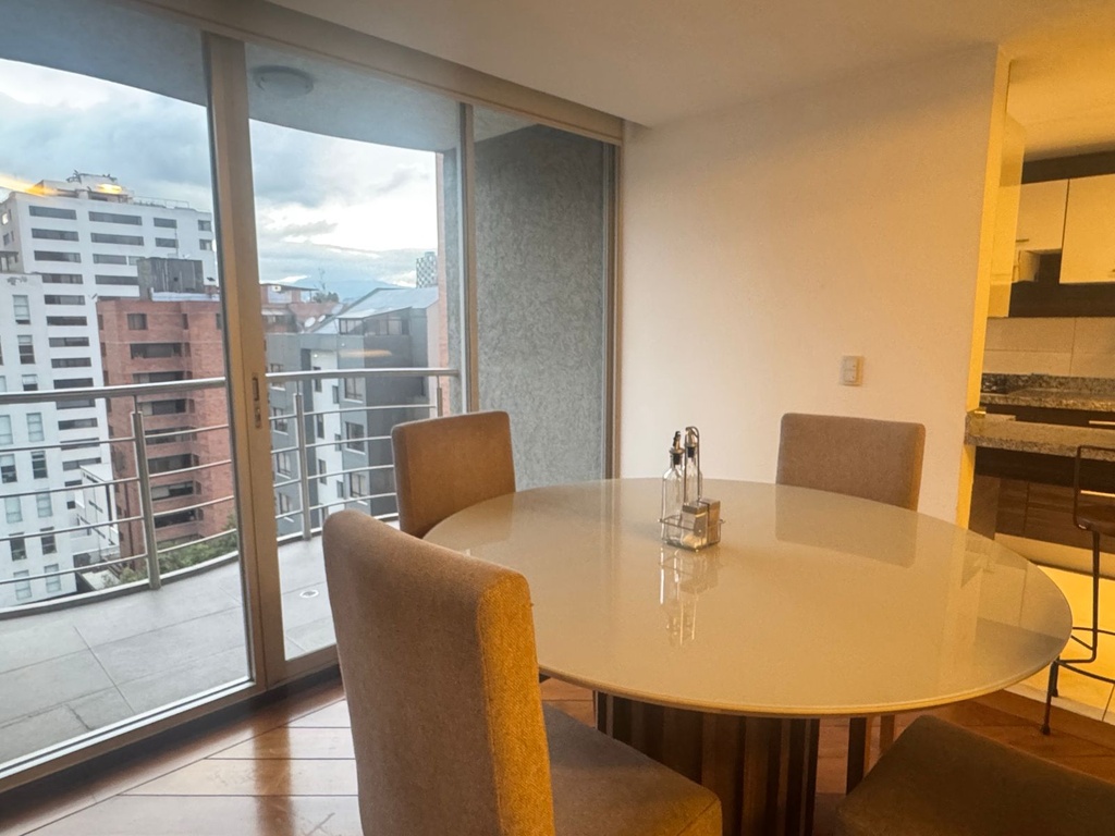 Departamento en Alquiler con Excelente Ubicación Sector La Carolina