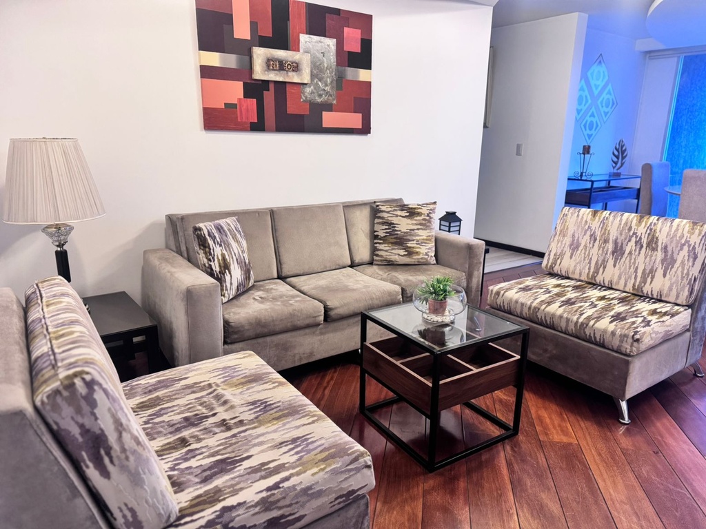 Departamento en Alquiler con Excelente Ubicación Sector La Carolina