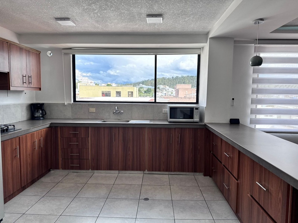 Departamento con Excelente Ubicación en Alquiler Sector Monteserrin