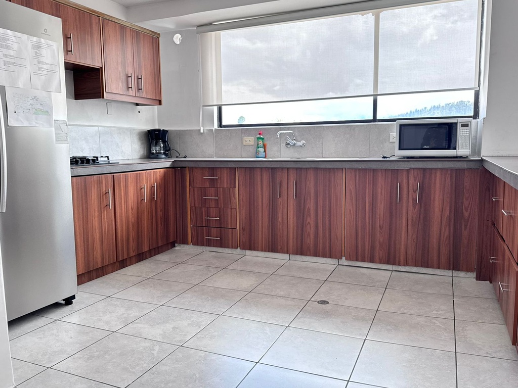 Departamento con Excelente Ubicación en Alquiler Sector Monteserrin