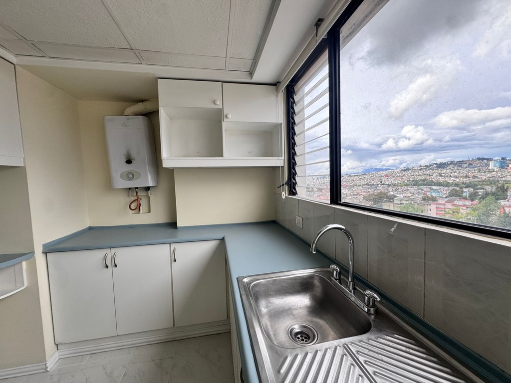 Departamento Amplio de 3 Dormitorios en Venta Sector San Carlos