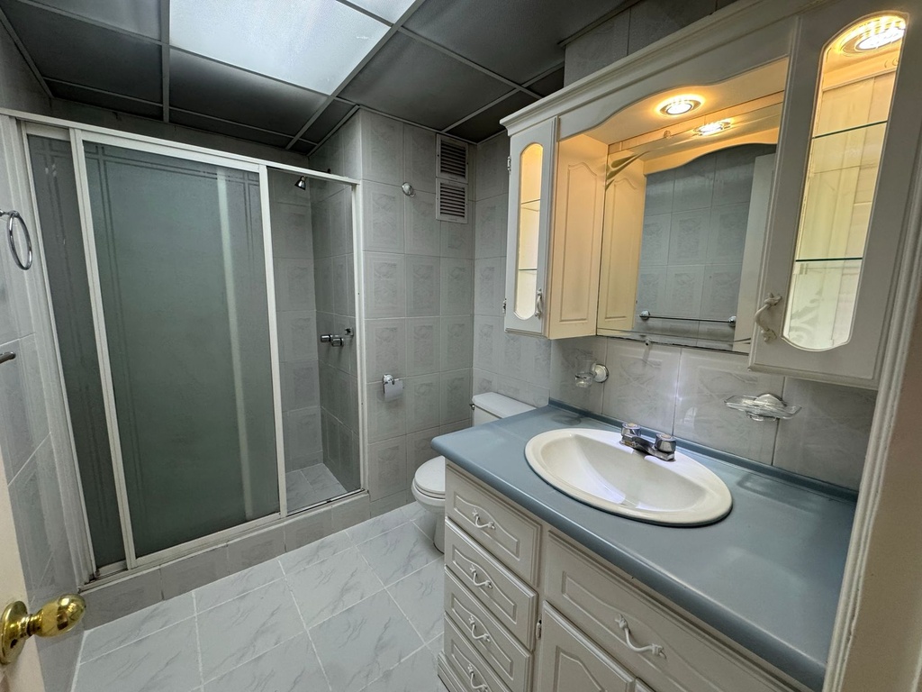 Departamento Amplio de 3 Dormitorios en Venta Sector San Carlos