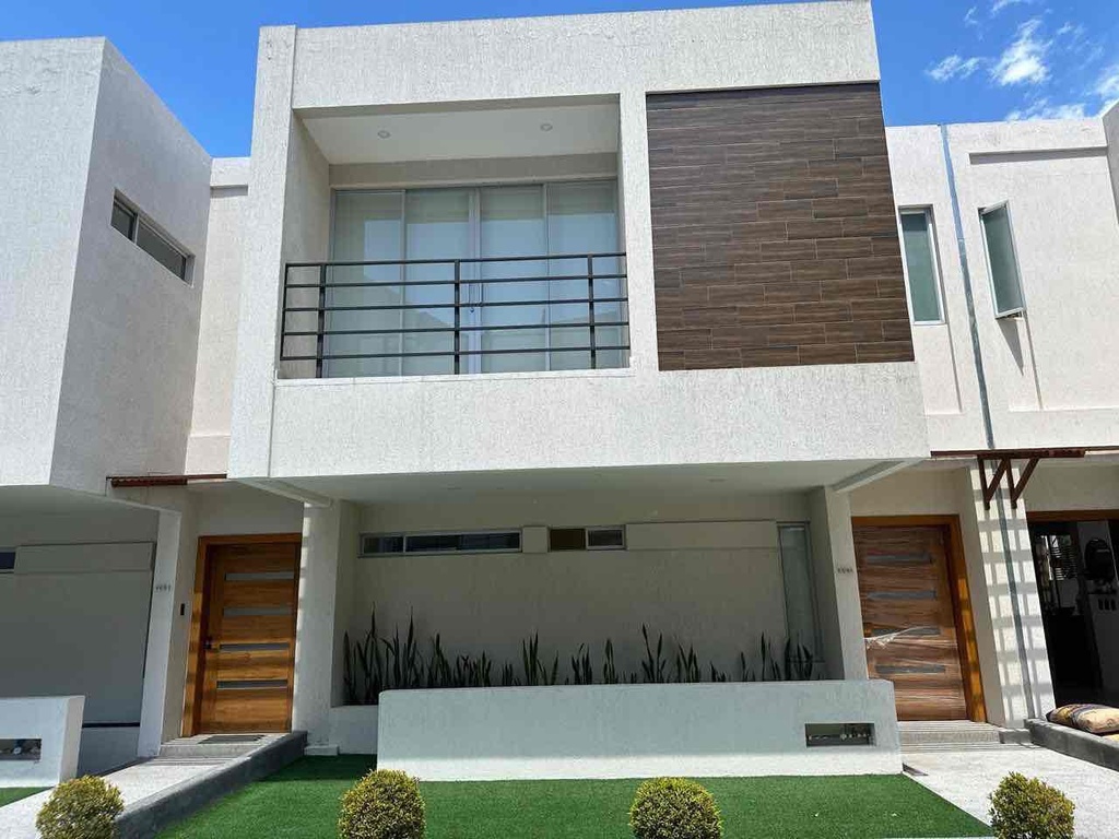 Alquiler de Casa con Excelente Ubicación en el Sector Cumbayá 