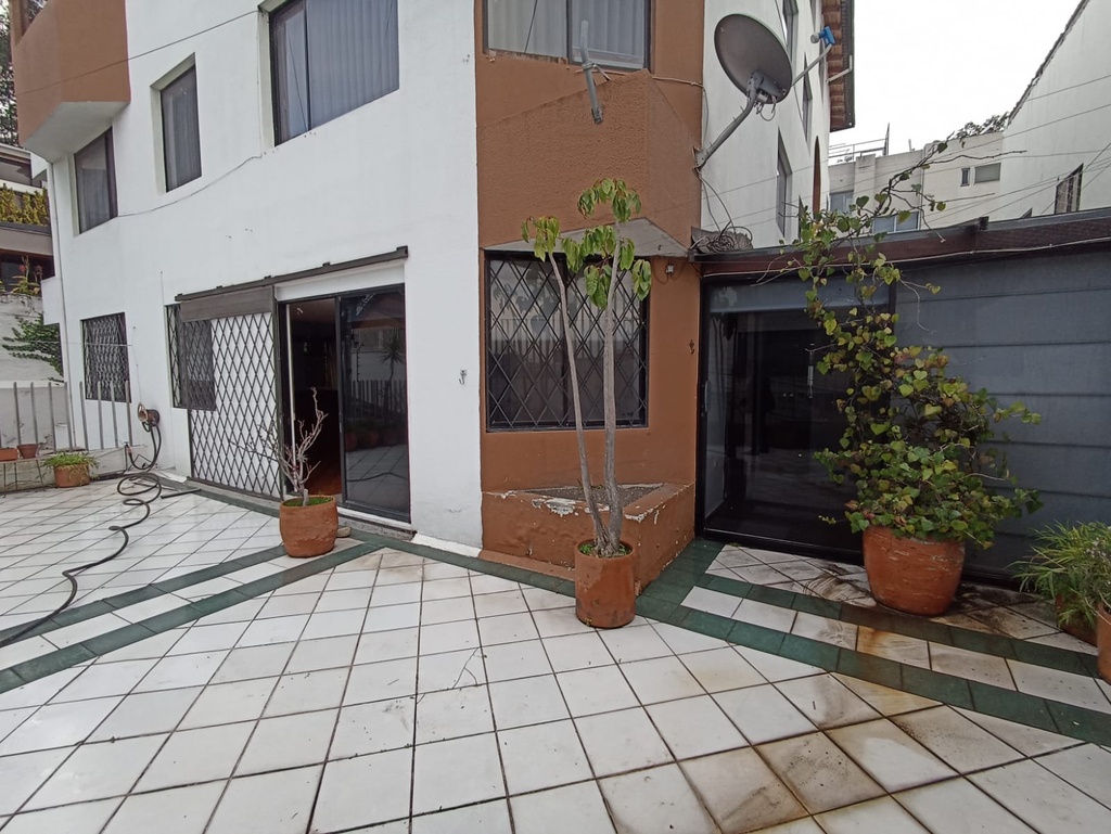 Venta de Departamento con Excelente Ubicación en el sector Iñaquito