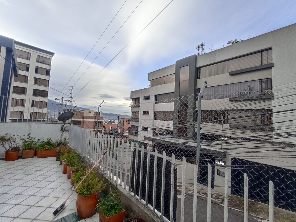 Venta de Departamento con Excelente Ubicación en el sector Iñaquito