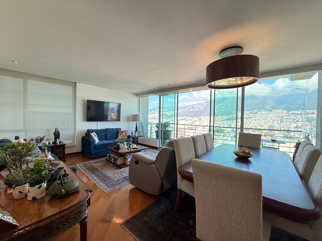 Departamento con Hermosa Vista en Venta Sector González Suárez 