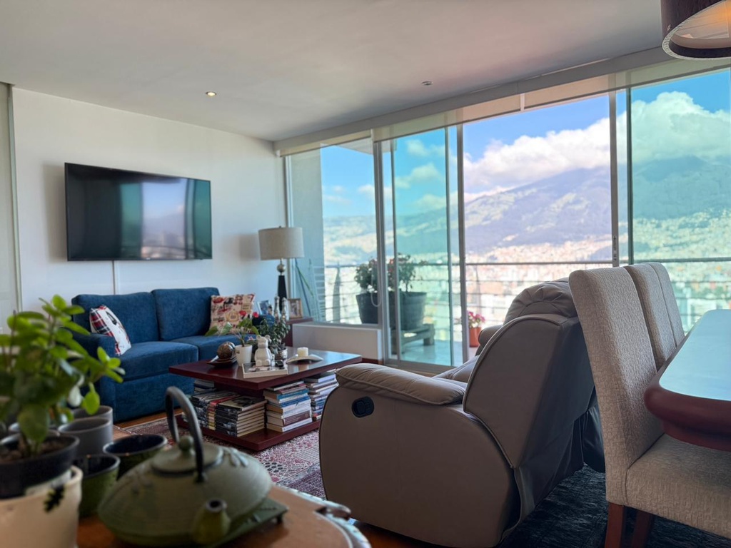 Departamento con Hermosa Vista en Venta Sector González Suárez 