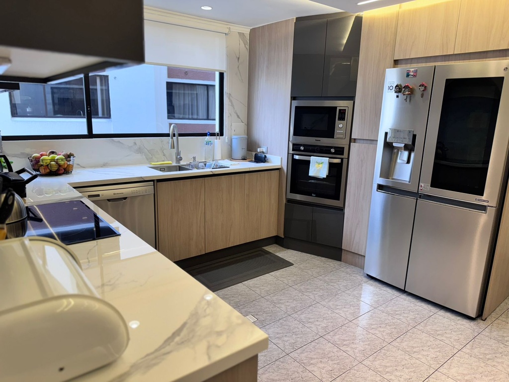 Departamento de 3 Dormitorios en Venta en el Sector Quito Tenis