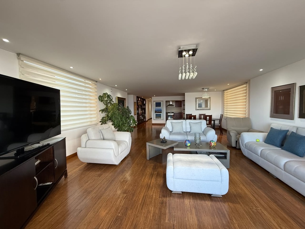 Departamento de 3 Dormitorios en Venta Sector Monteserrin