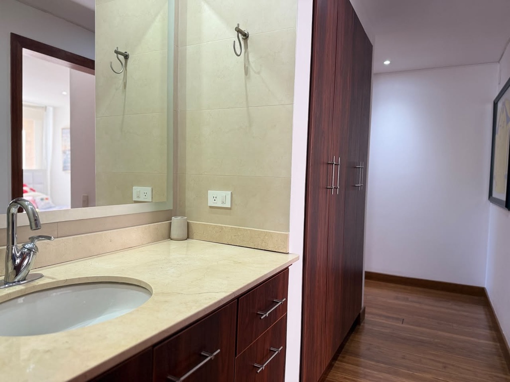 Departamento de 3 Dormitorios en Venta Sector Monteserrin