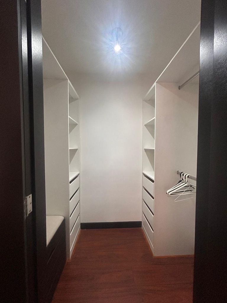 Departamento en Alquiler de 3 Dormitorios Sector República del Salvador