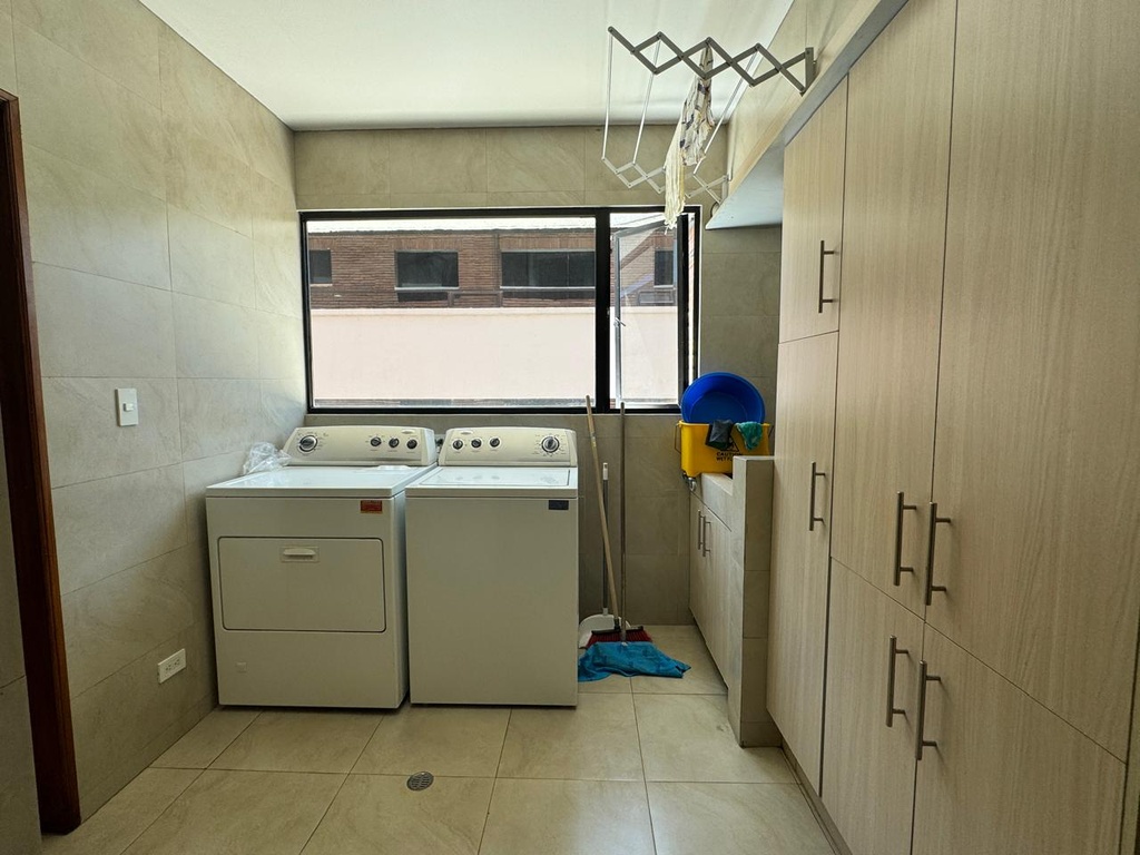 Departamento con Excelente Ubicación en Venta Sector República del Salvador
