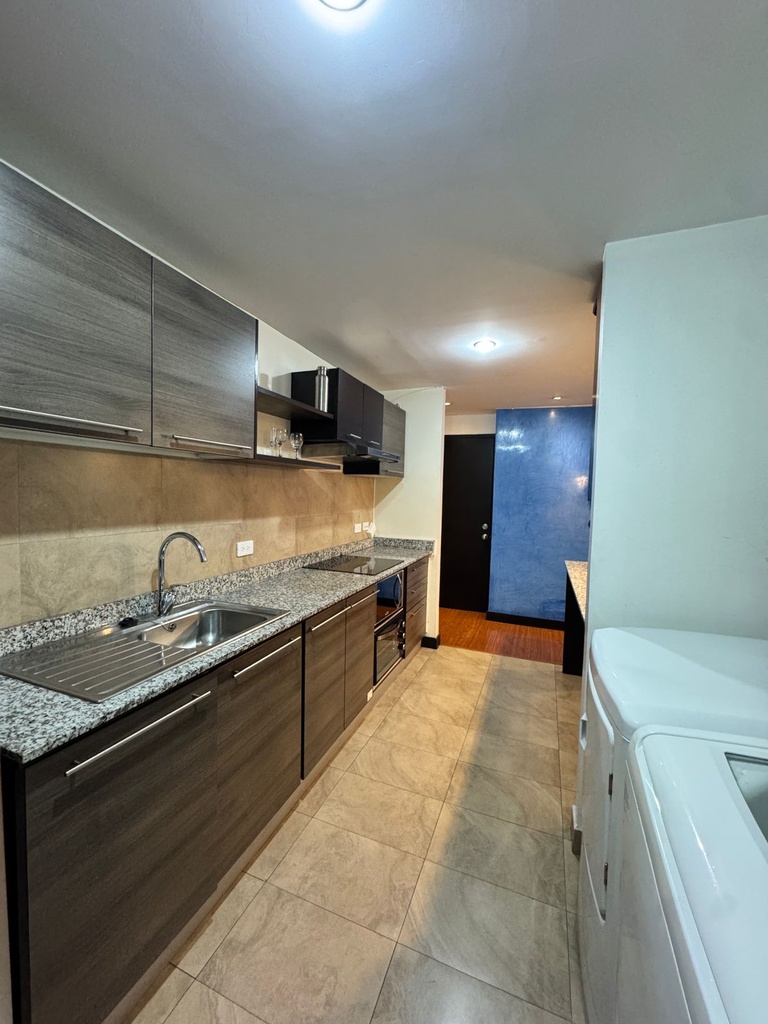 Departamento con Excelente Ubicación en Alquiler Sector República del Salvador