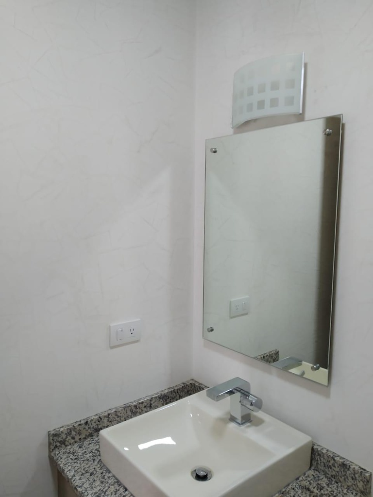 Suite de Oportunidad en Venta Sector La Carolina