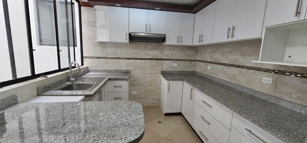 Departamento Amplio de 3 Dormitorios en Alquiler Sector Real Audiencia